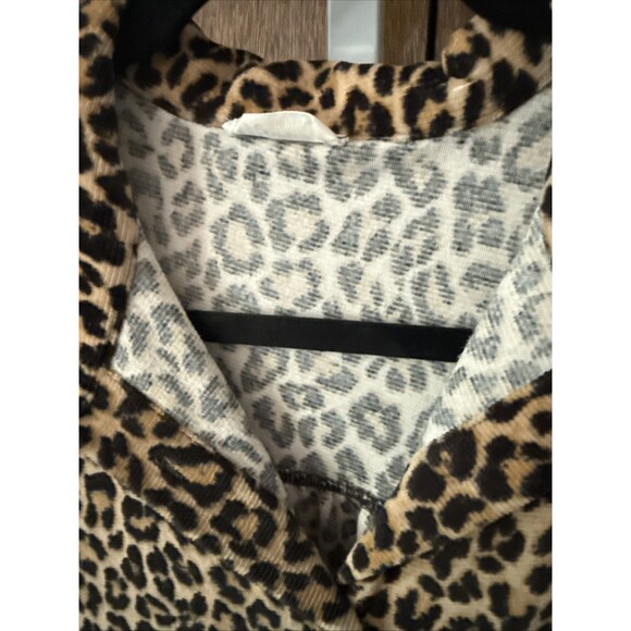 Animal Print Oversized Button Down Knit Top/Jacket Sz 2X Stretchy Pocket - Picture 3 of 5